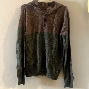 Dickies color-blocked hooded pullover sweater w long sleeves and three-buttons